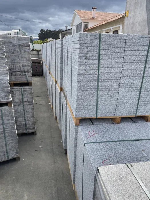 Granito Cinza Minho Flamejado